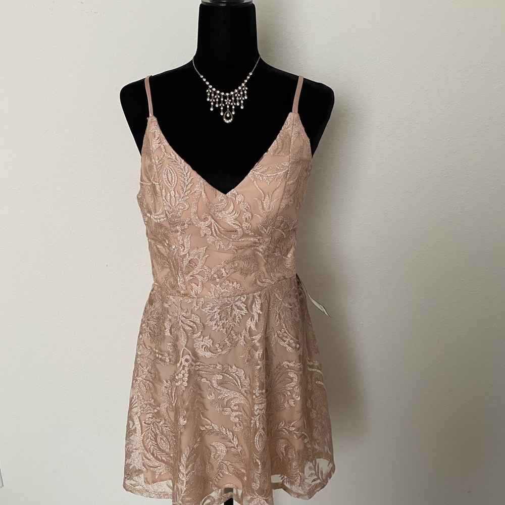 New Ladies Formal Dress. Peach Color  Siz 11
